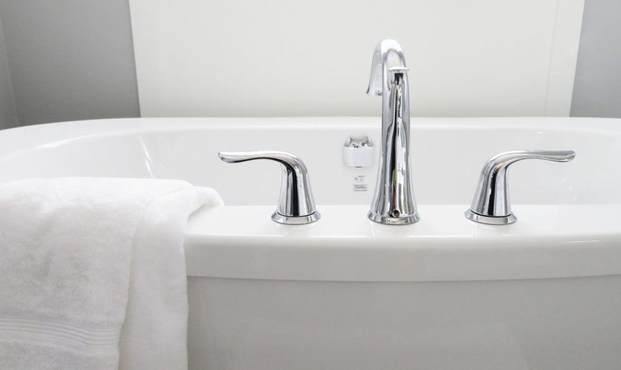 Comment déboucher une baignoire ? Nos 5 astuces pour vous aider à déboucher facilement votre baignoire