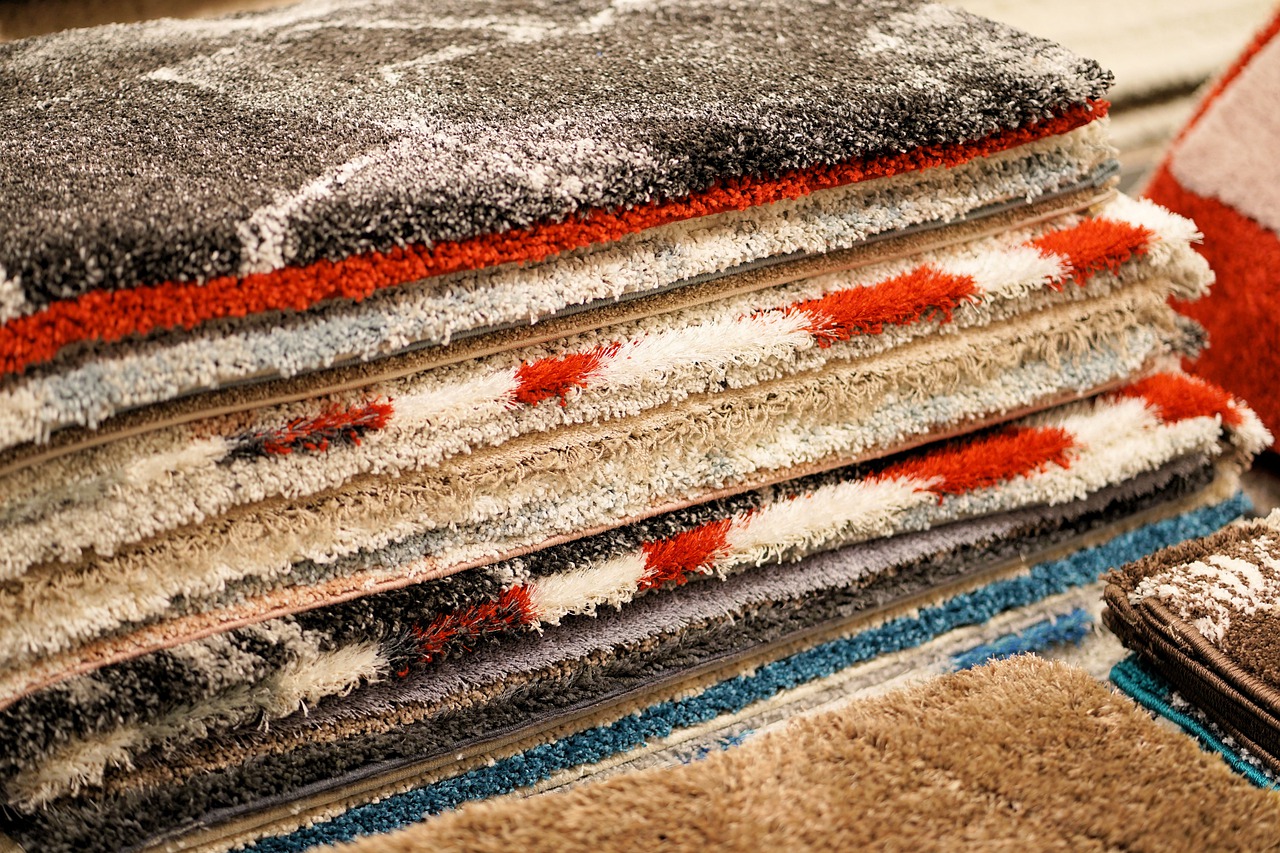 7 astuces simples pour aplatir votre tapis qui gondole